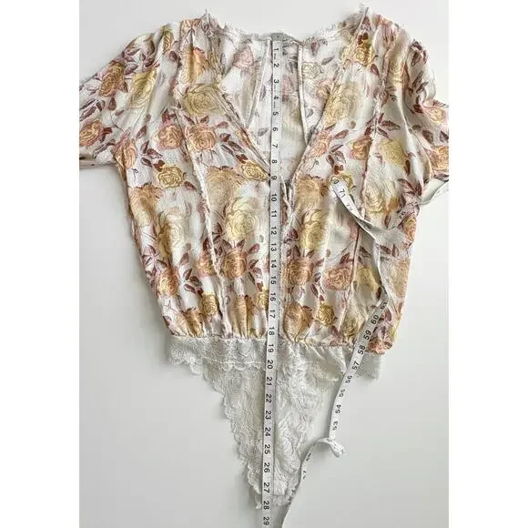 Intimately Free People Everything’s Rosy Bodysuit Size Small Yellow Floral - Picture 15 of 15